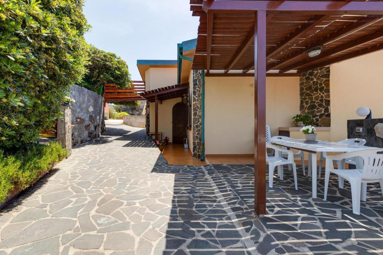 マゴマーダス La Terrazza Sul Mareヴィラ エクステリア 写真
